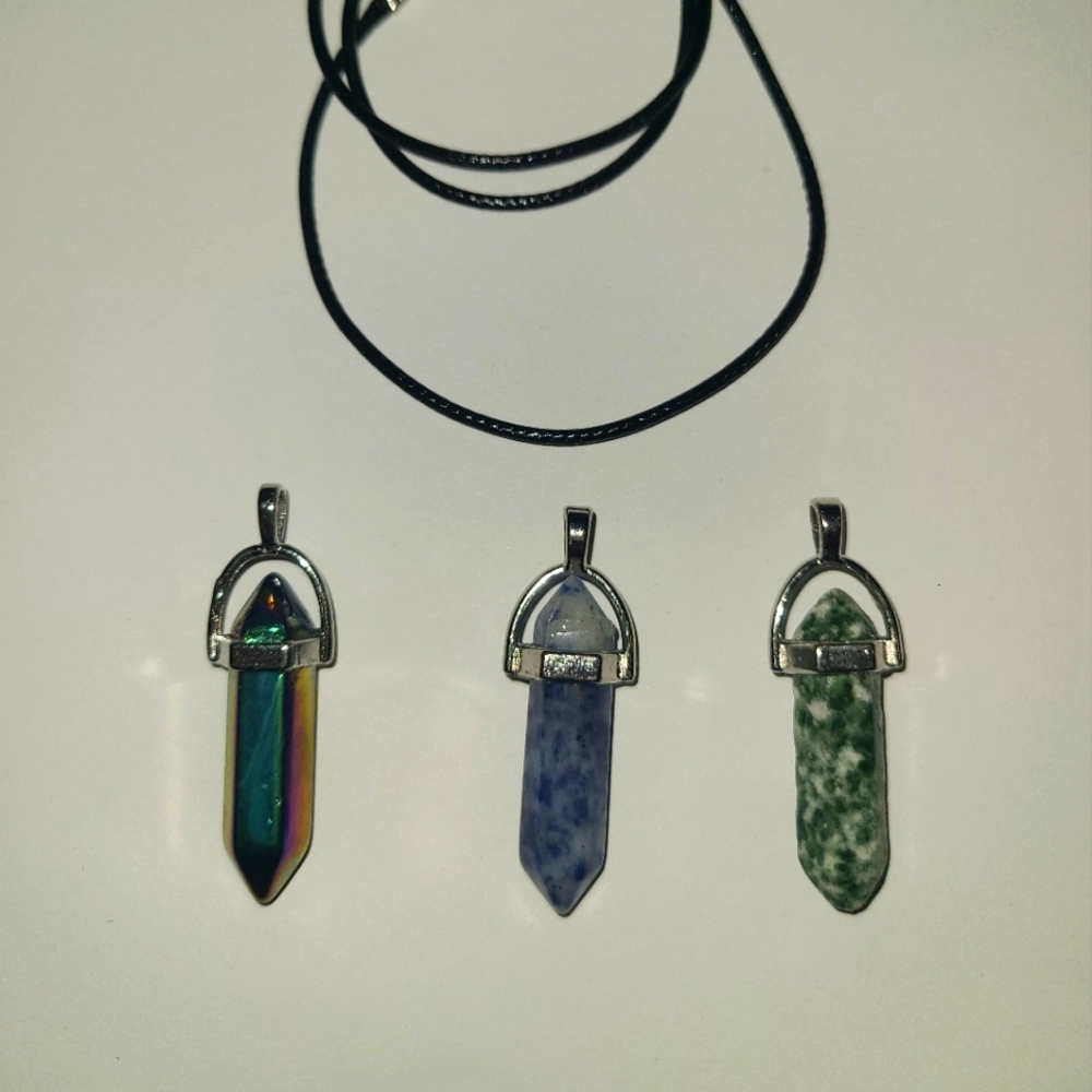 Interchangeable crystal healing necklace